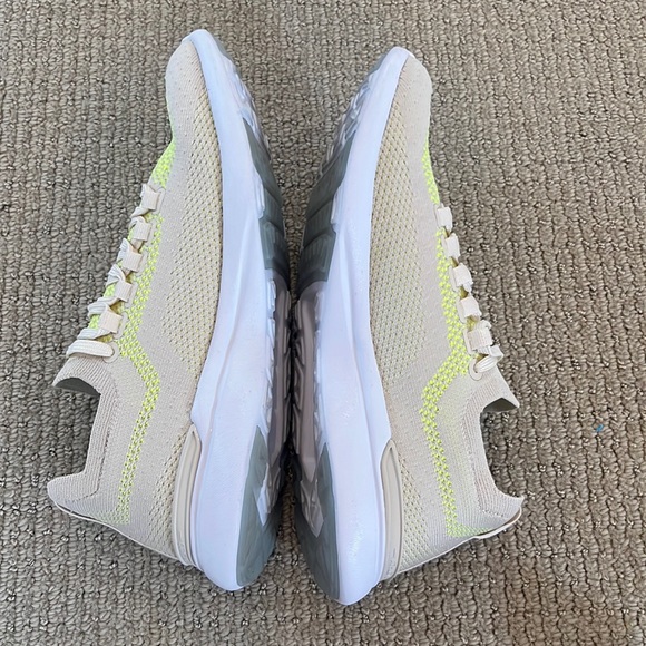 COPY - Women's TechLoom Breeze 7.5 - Picture 2 of 6